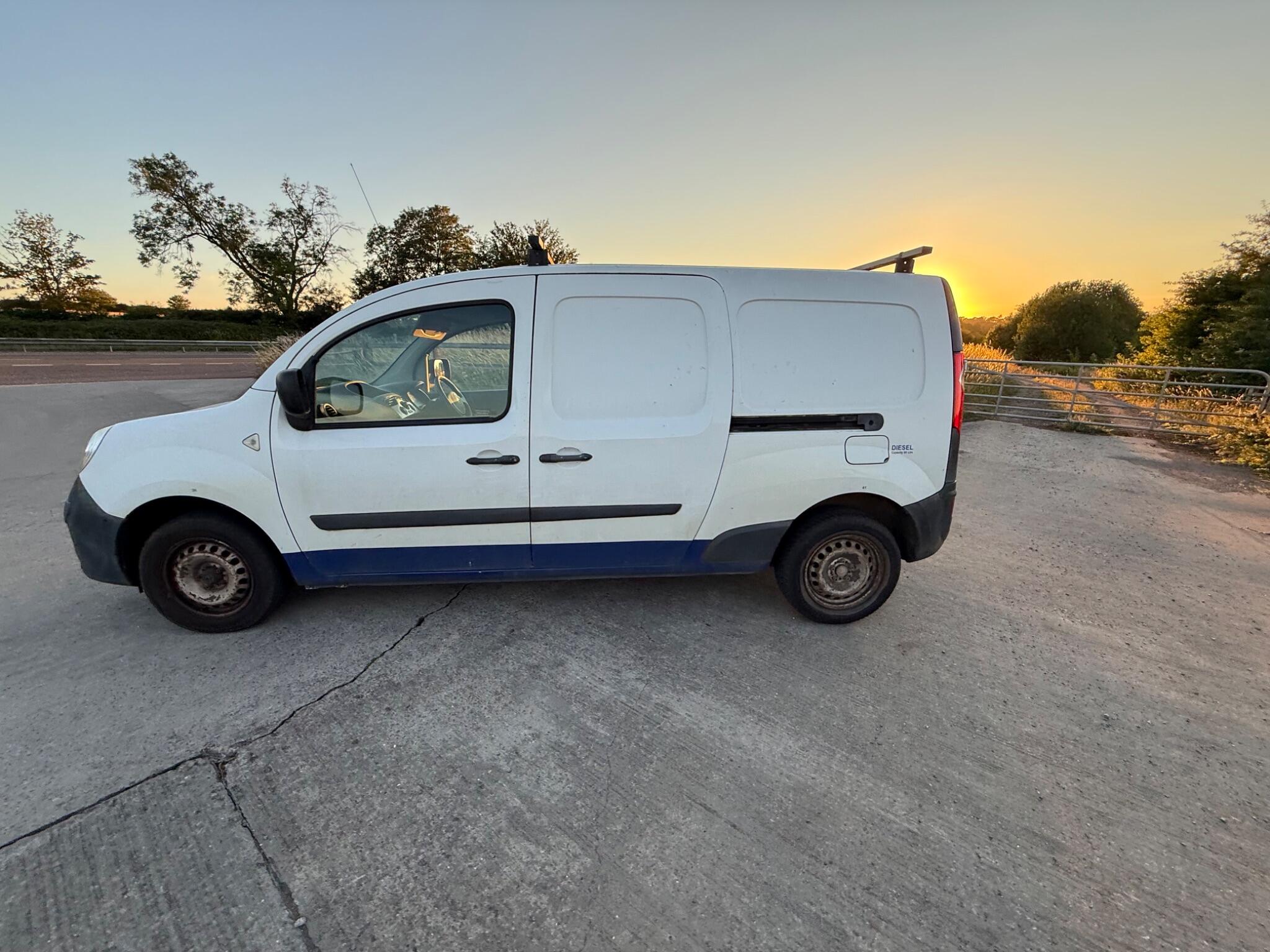 Renault Kangoo Maxi 1.5 LL21 dCi FWD L3 H1 4dr — photo 45 of 68
